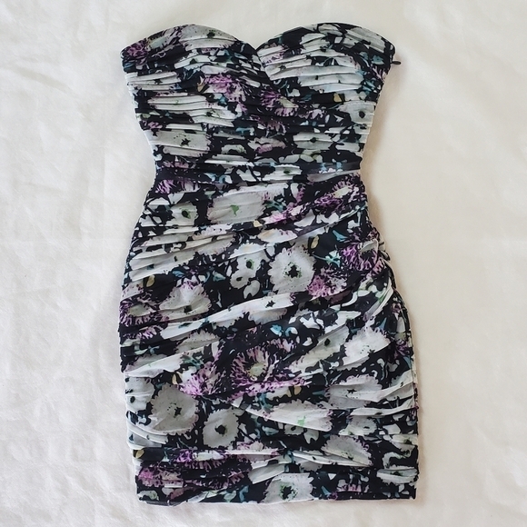 BCBGmaxAzria floral strapless mini dress - Picture 3 of 9